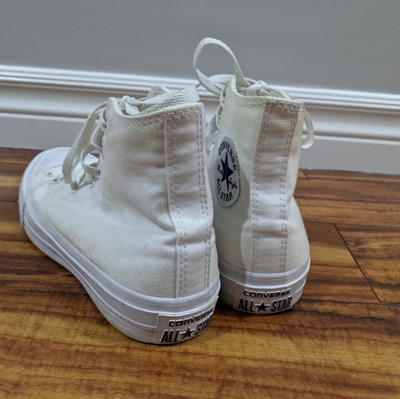 All white converse high tops - Picture 4 of 4